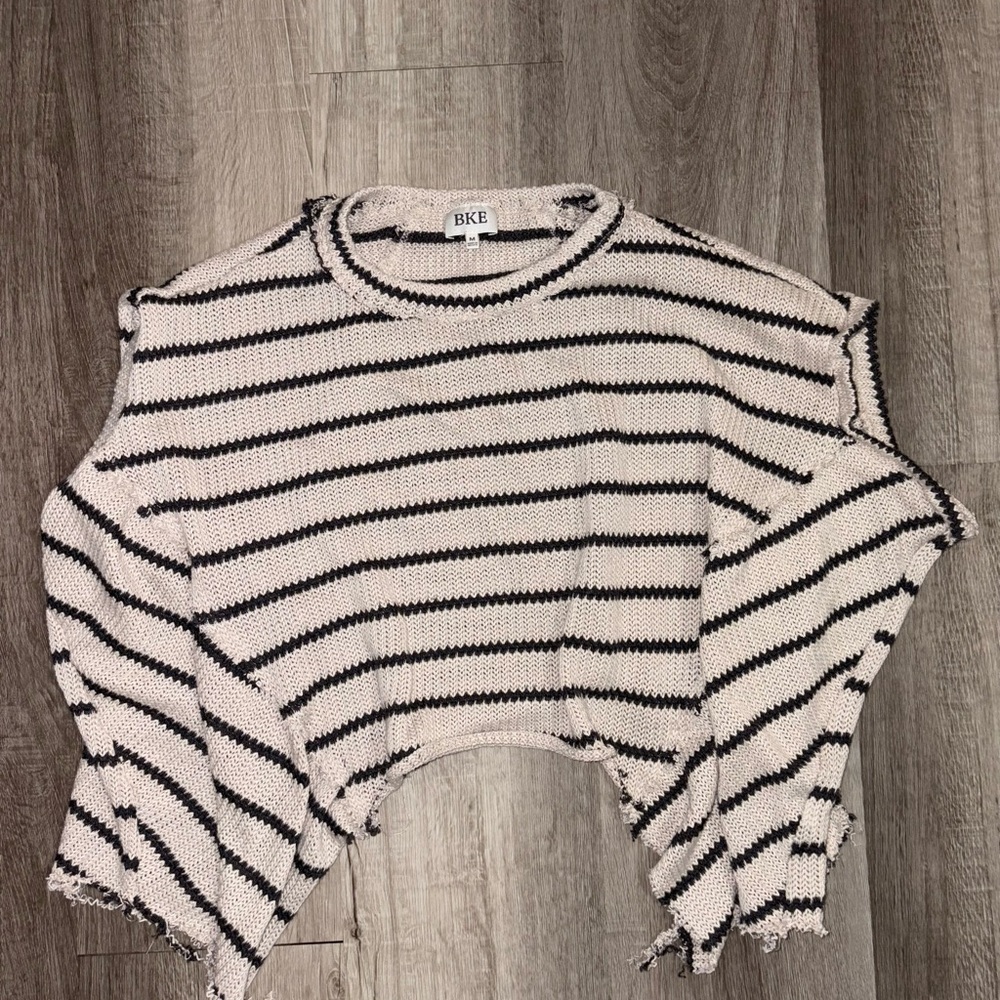 BKE Black and Cream Knit Top